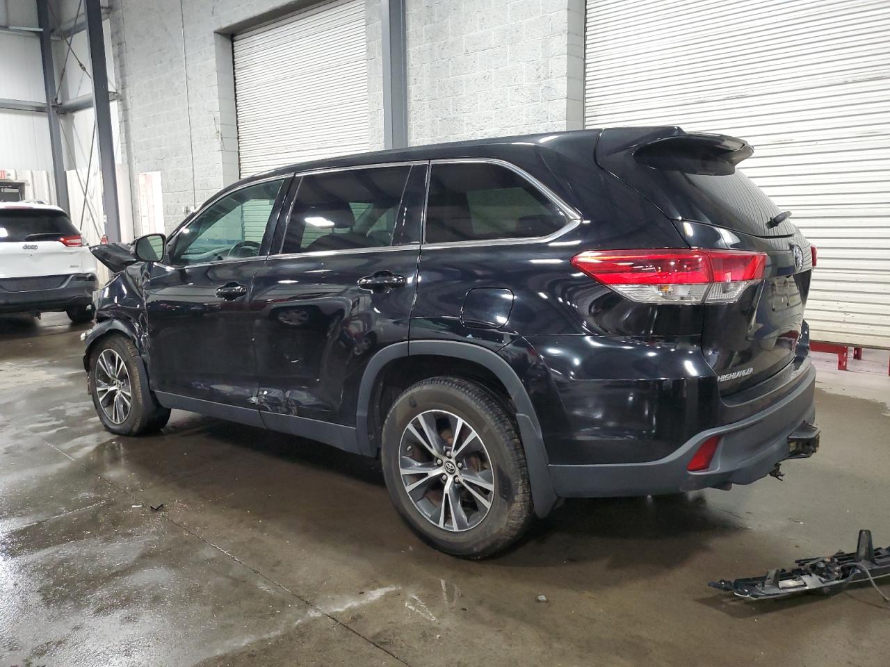 2019 Toyota Highlander Le VIN: 5TDBZRFH4KS916230 Lot: 73287934