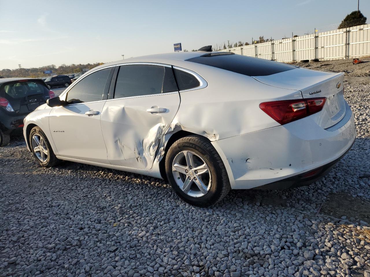 2022 Chevrolet Malibu - Image 2