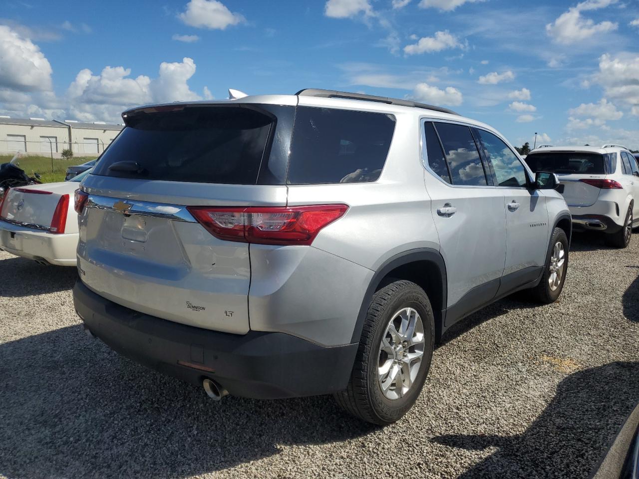 2020 Chevrolet Traverse - Image 3