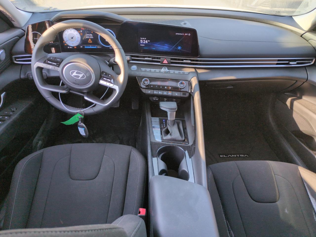 2024 Hyundai Elantra - Image 8