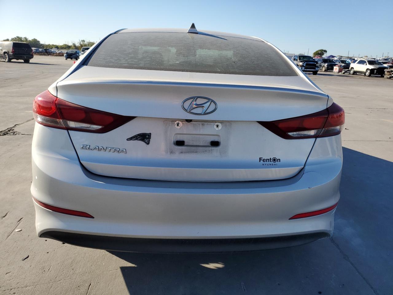 5NPD84LF4JH261833 2018 Hyundai Elantra Sel