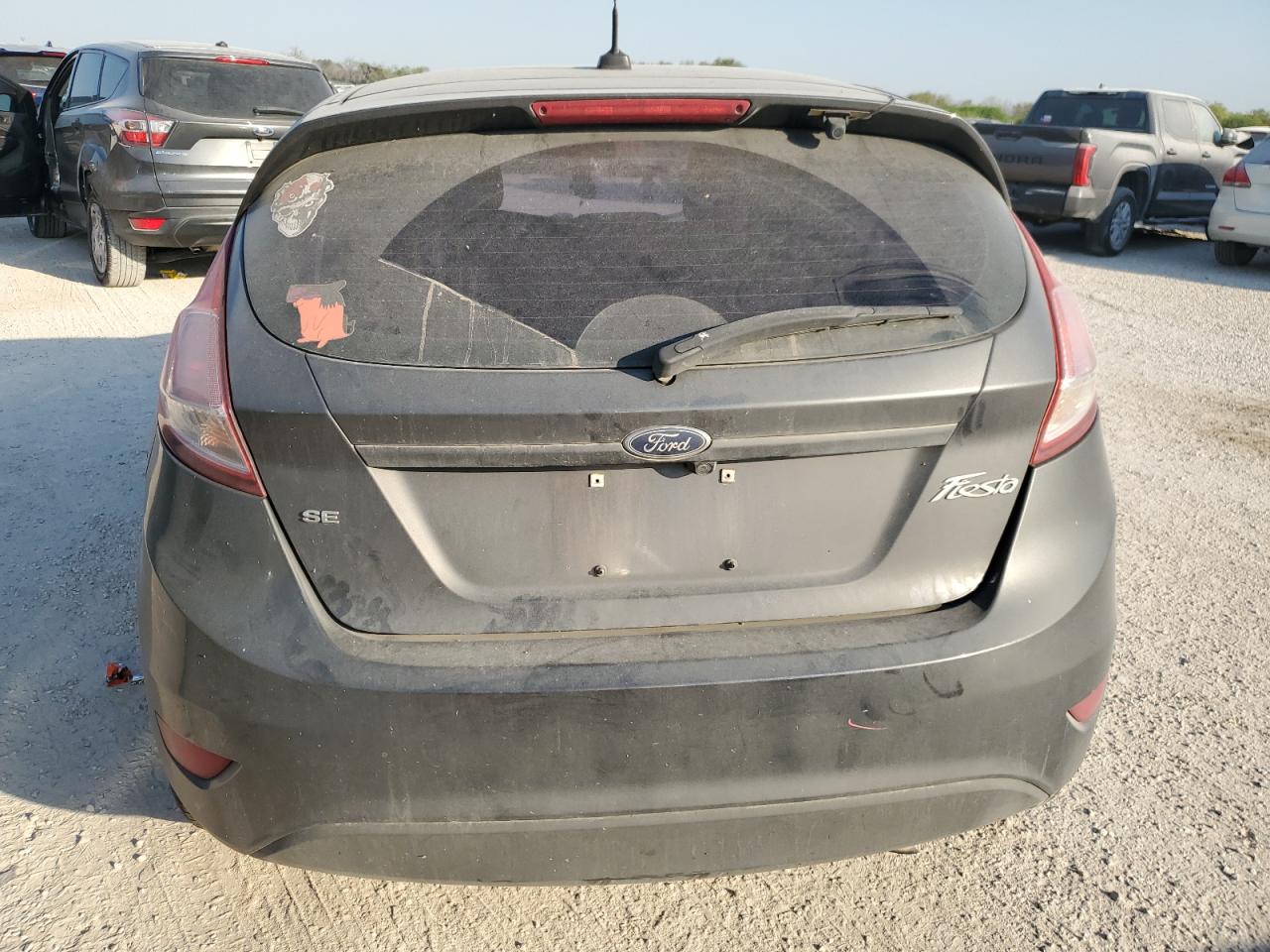 3FADP4EJ5JM133010 2018 Ford Fiesta Se