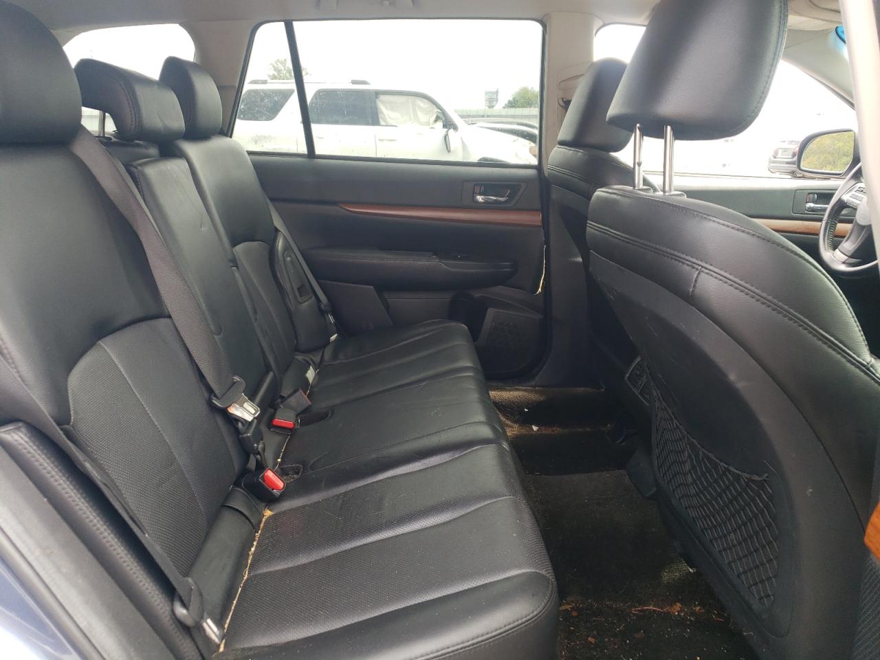 2013 Subaru Outback - Image 12