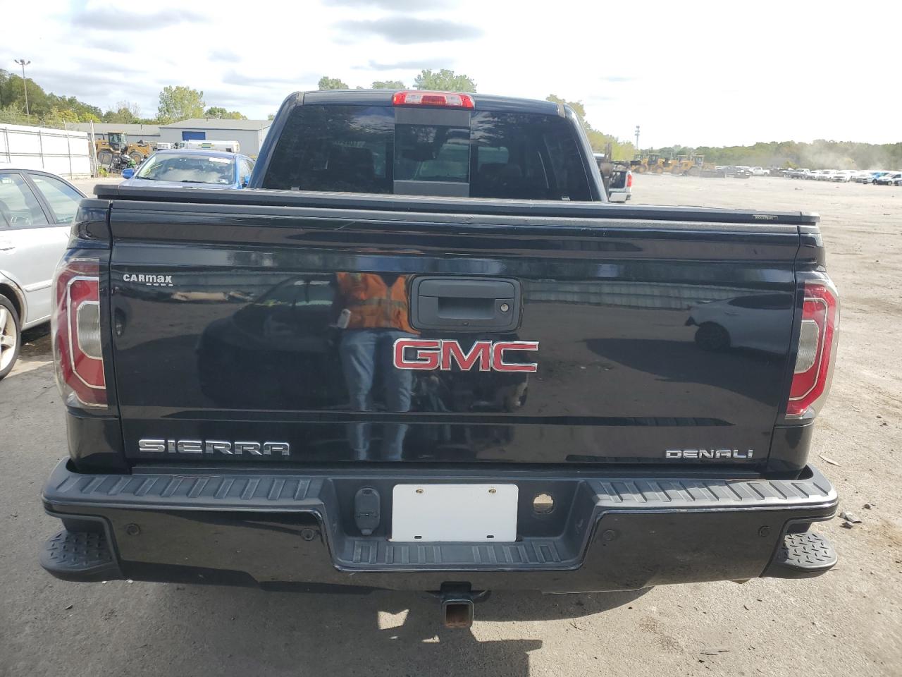 2018 GMC Sierra K1500 Denali VIN: 3GTU2PEJ3JG523077 Lot: 72094704