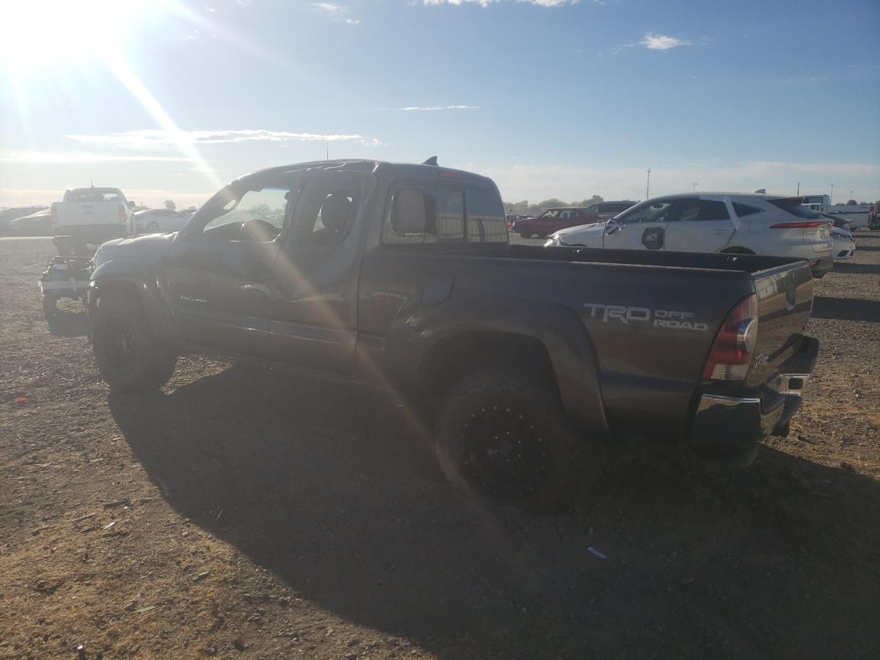 2015 Toyota Tacoma - Image 2