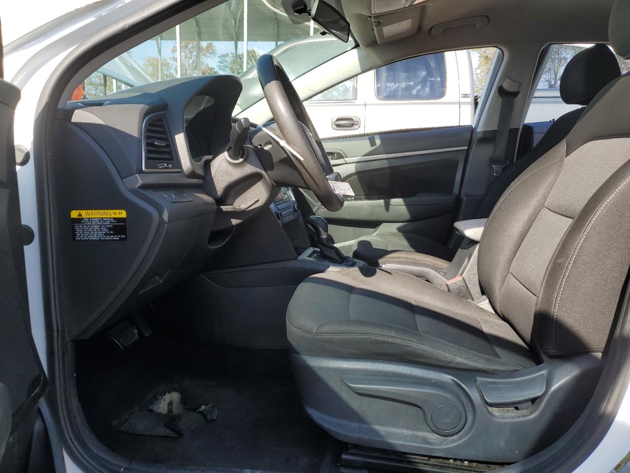 2018 Hyundai Elantra - Image 7