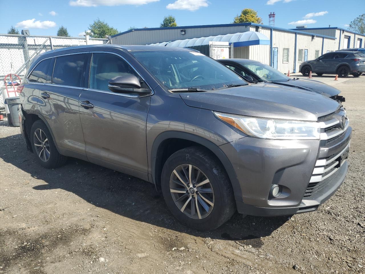 2018 Toyota Highlander - Image 4