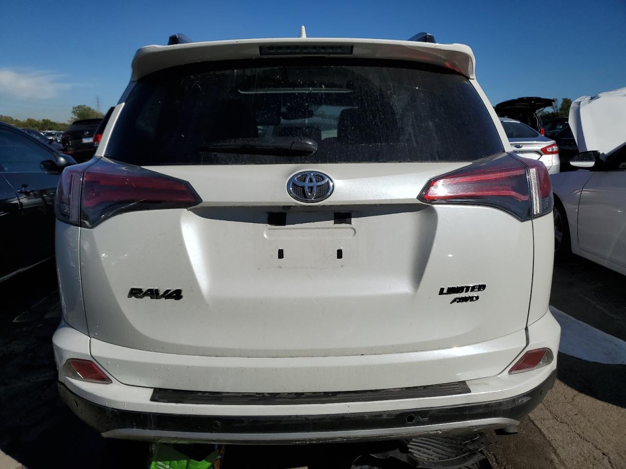 JTMDFREV1HJ173489 2017 Toyota Rav4 Limited