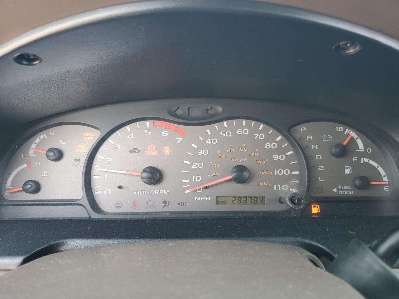 2002 Toyota Sequoia - Image 9