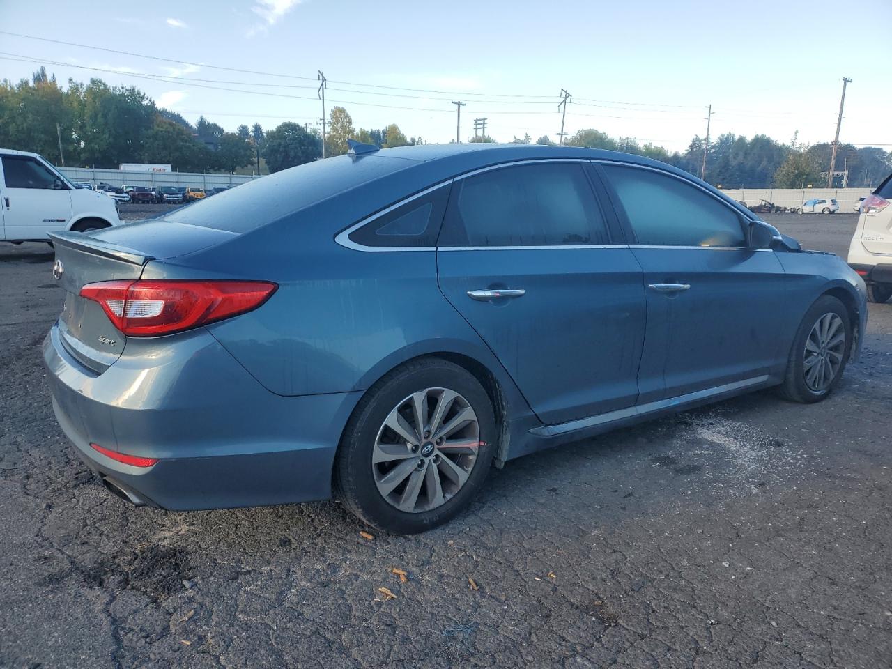 2017 Hyundai Sonata - Image 3