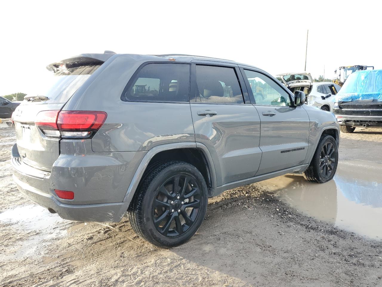2021 Jeep Grand Cherokee - Image 3