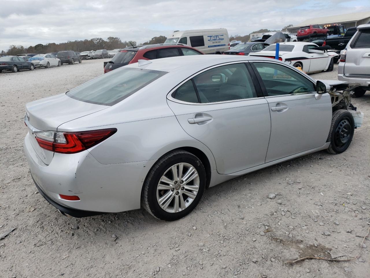 VIN 58ABK1GG0JU090230 2018 LEXUS ES350 no.3