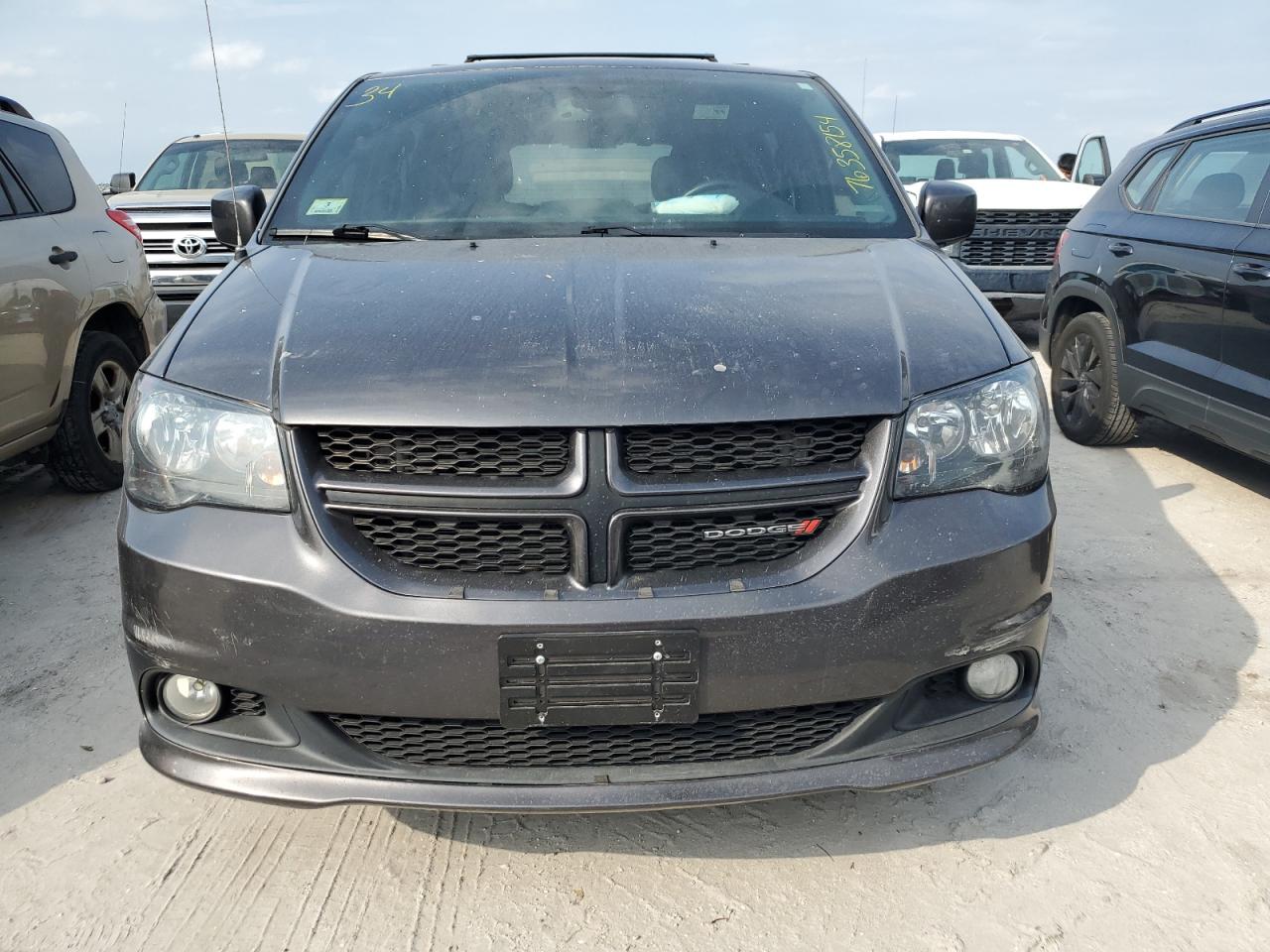 2019 Dodge Caravan - Image 5