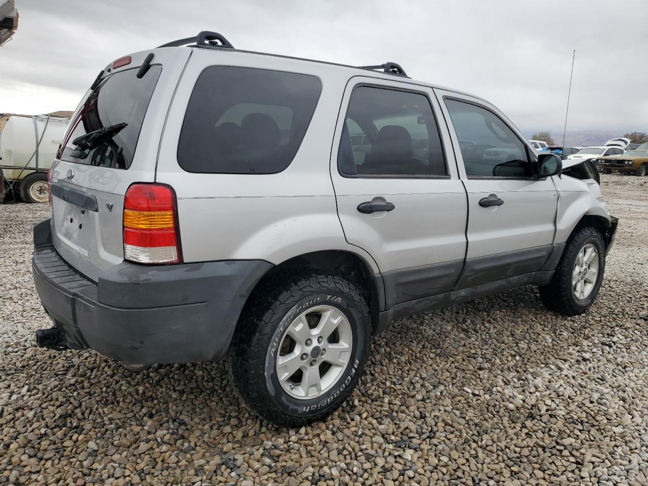 2005 Ford Escape - Image 3