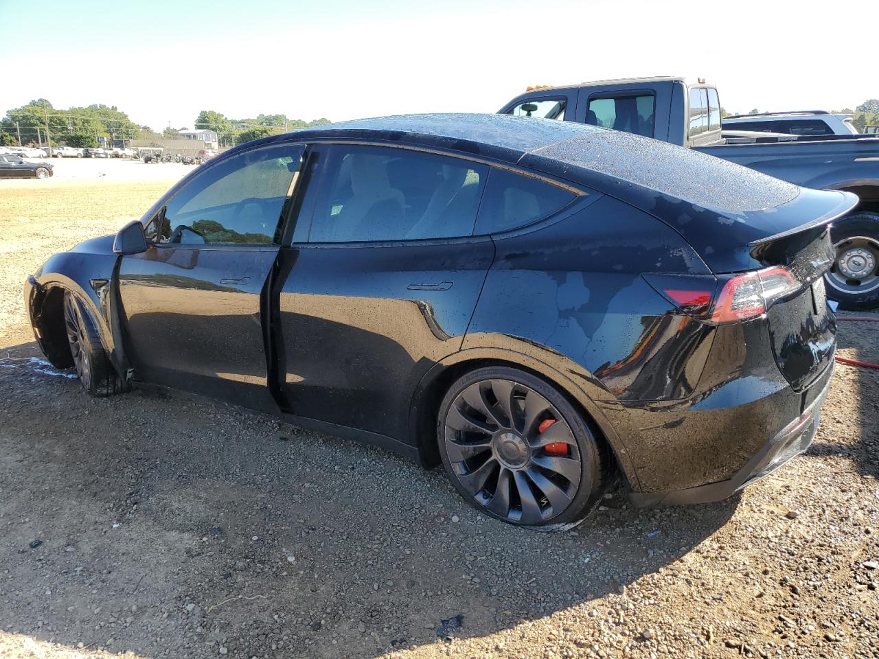 7SAYGDEF2PF765941 2023 TESLA MODEL Y - Image 2