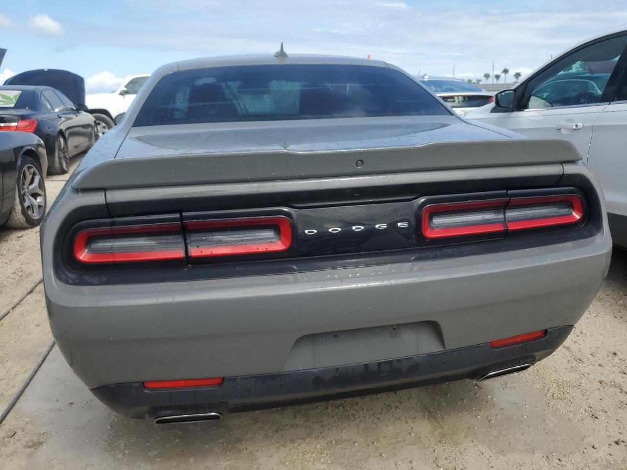 2018 Dodge Challenger Sxt VIN: 2C3CDZAG4JH112710 Lot: 74847174