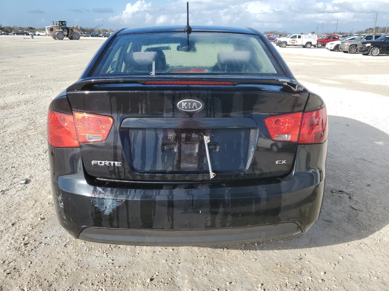 2011 Kia Forte Ex VIN: KNAFU4A27B5457462 Lot: 77901714