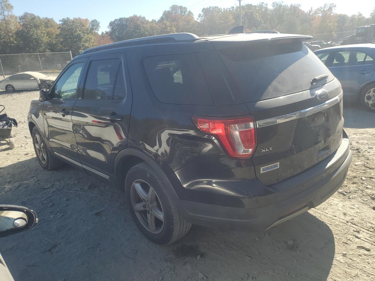 2019 Ford Explorer - Image 2