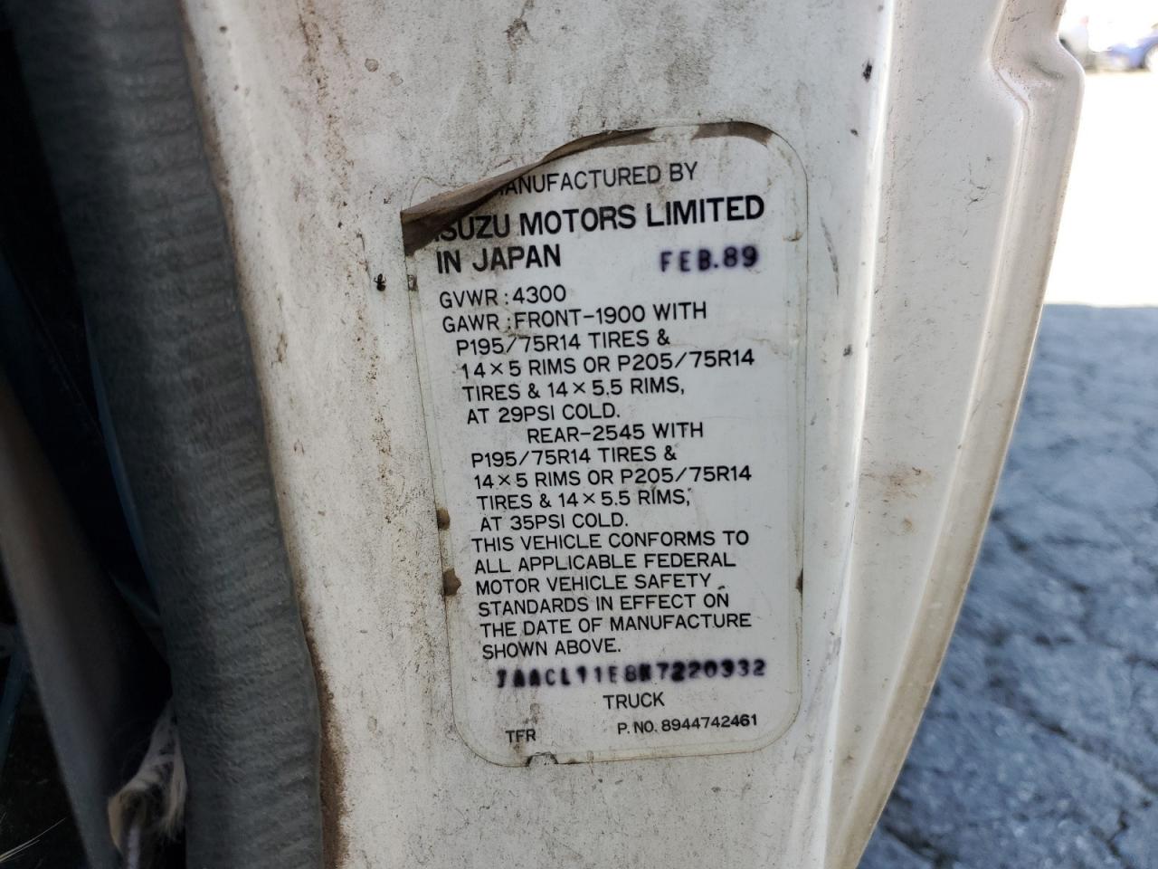 JAACL11E8K7220332 1989 Isuzu Conventional Short Bed