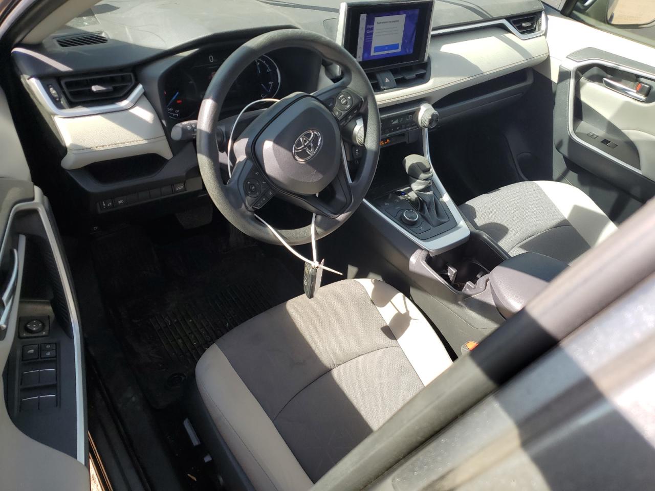 2023 Toyota RAV 4 - Image 8