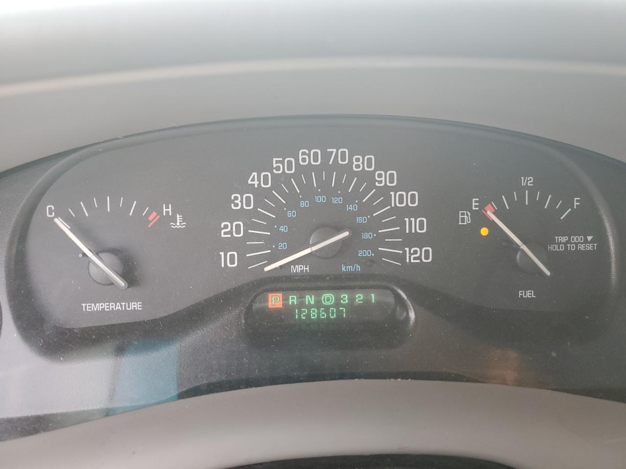 2004 Buick Century - Image 9