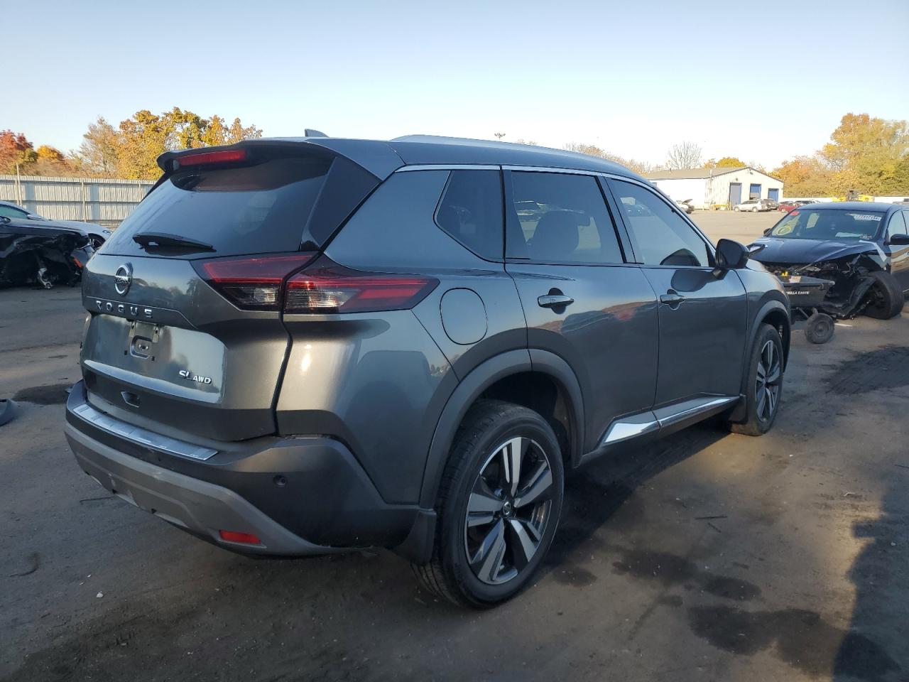 2021 Nissan Rogue - Image 3