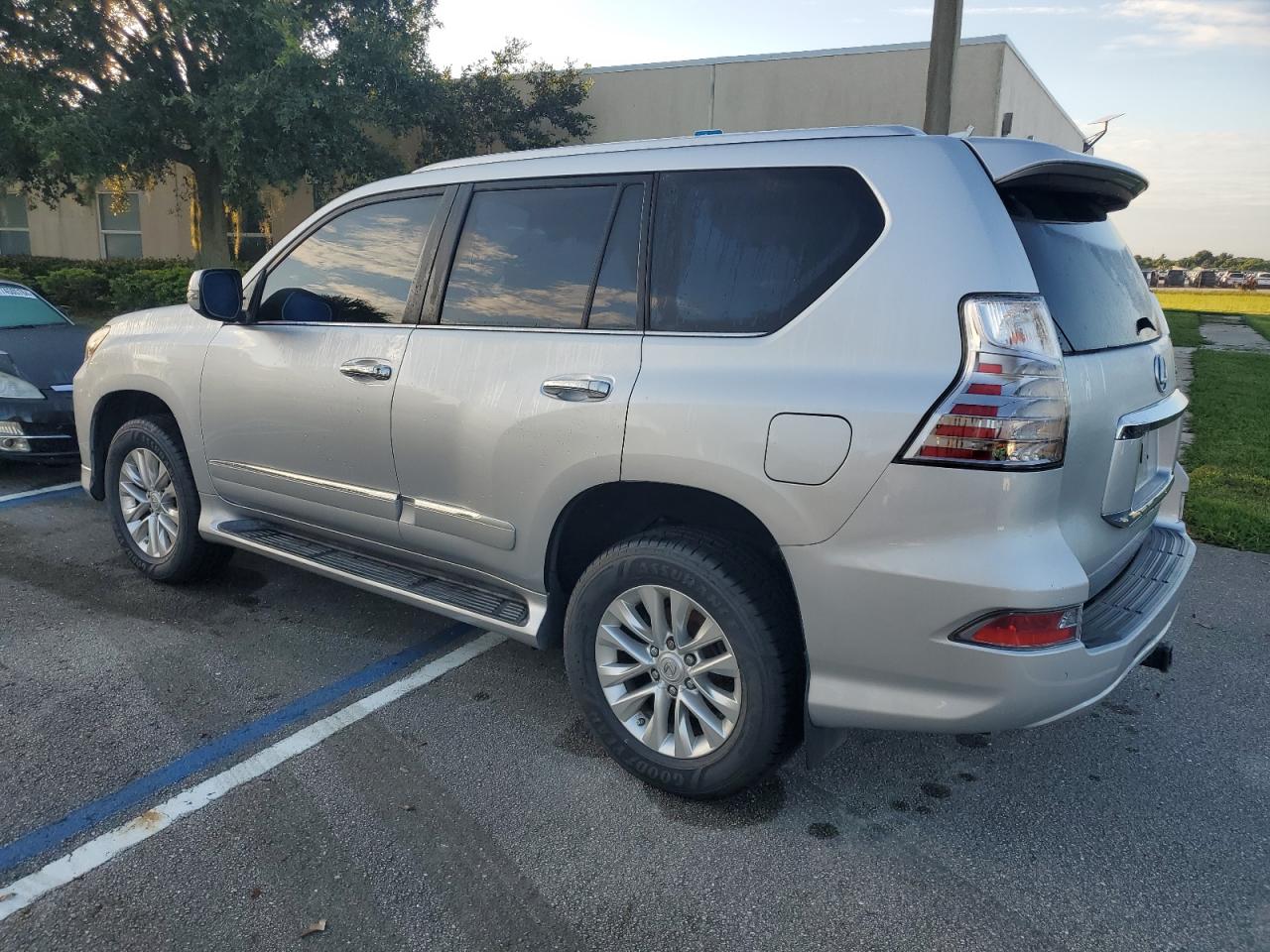 JTJBM7FX1H5174035 2017 LEXUS GX - Image 2