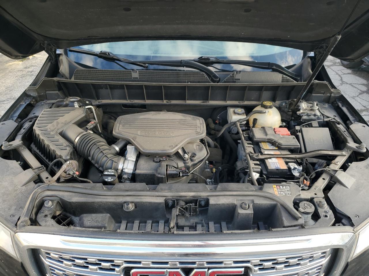 2018 GMC Acadia - Image 12