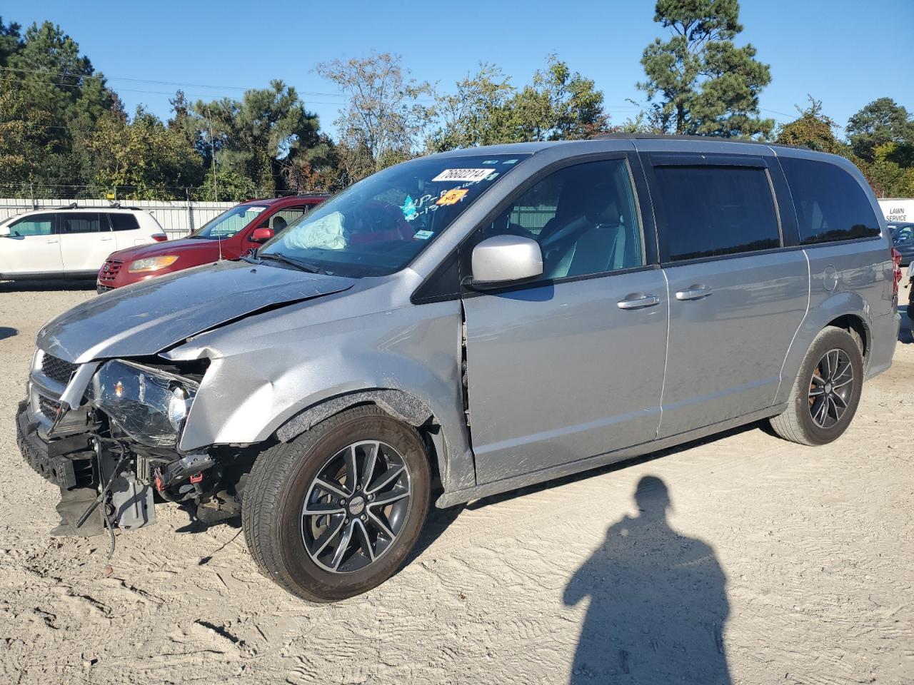2018 Dodge Caravan - Image 1
