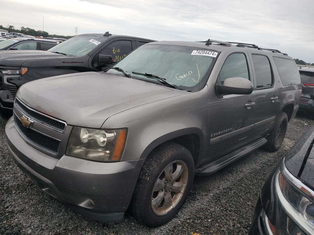 2007 Chevrolet Suburban - Image 1