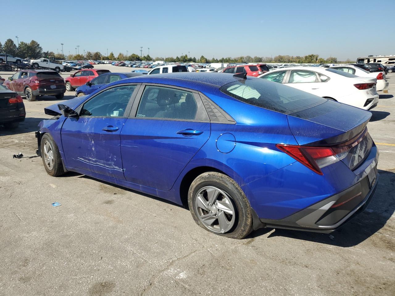 2024 Hyundai Elantra - Image 2