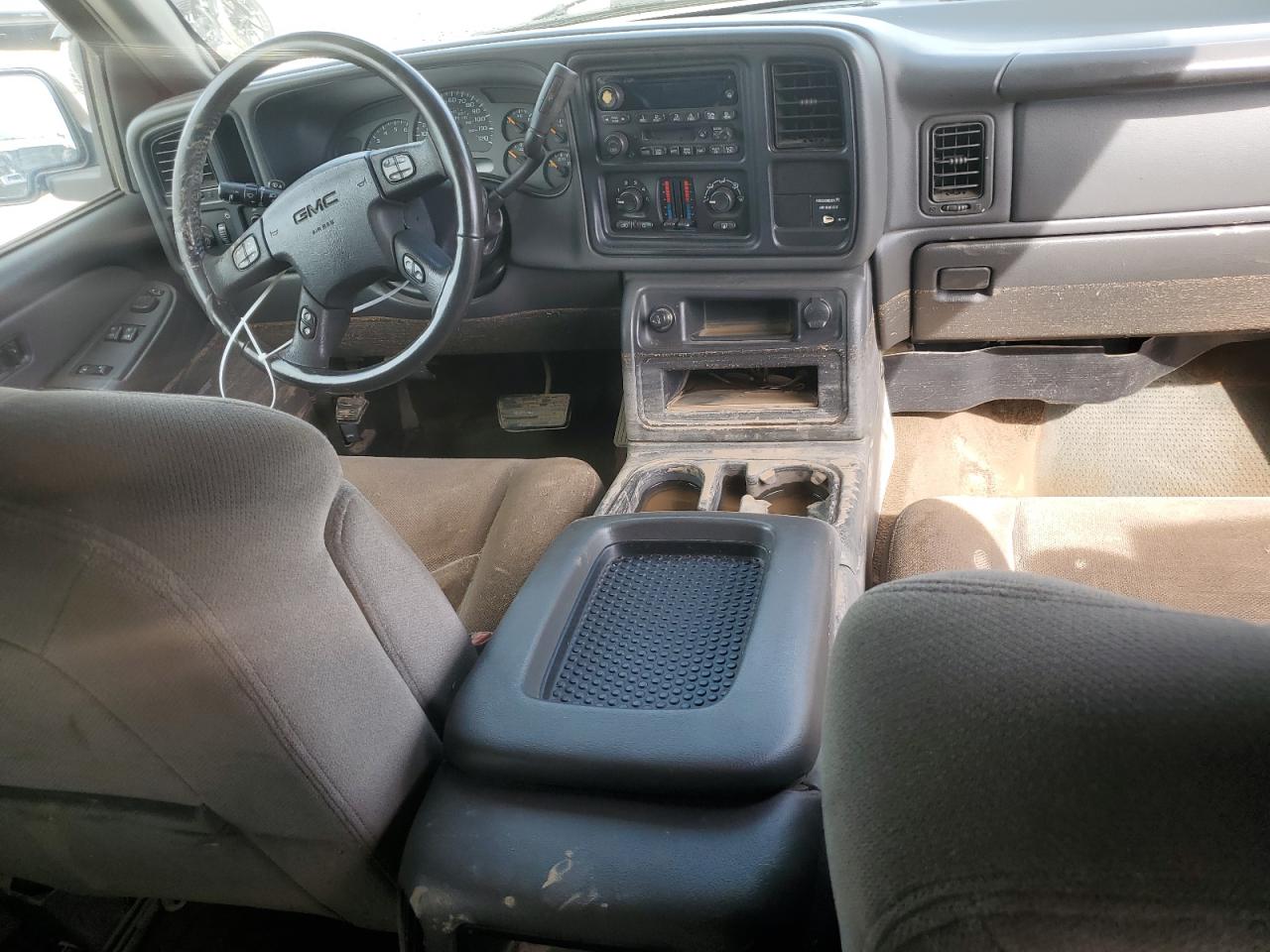 2004 GMC Sierra - Image 8