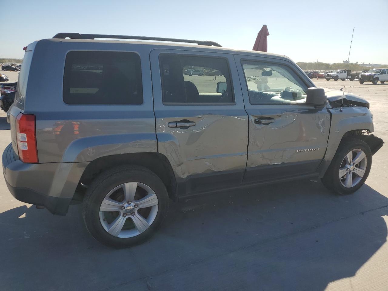 VIN 1C4NJPFA5ED574816 2014 JEEP PATRIOT no.3