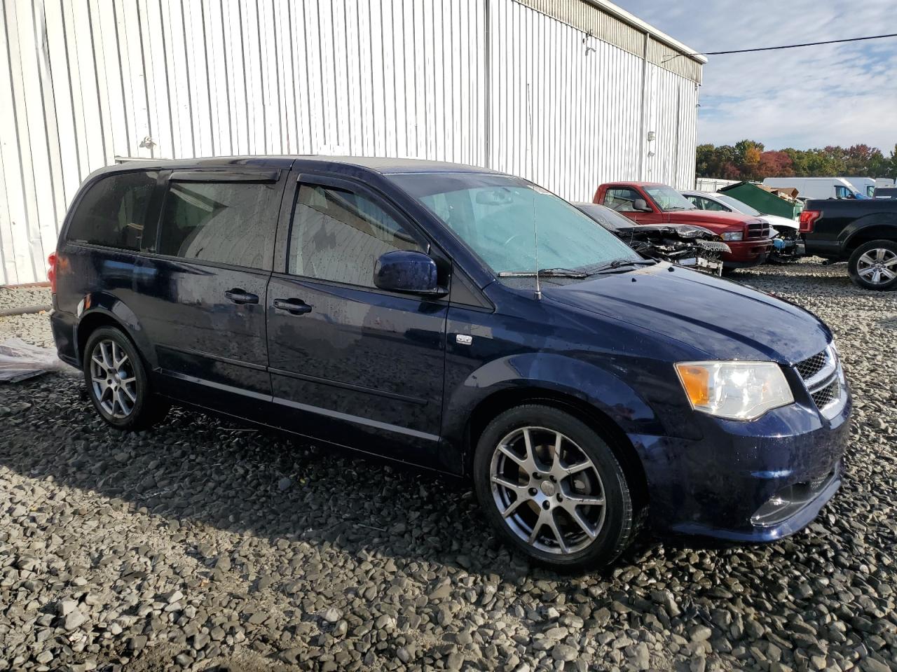 2014 Dodge Caravan - Image 4