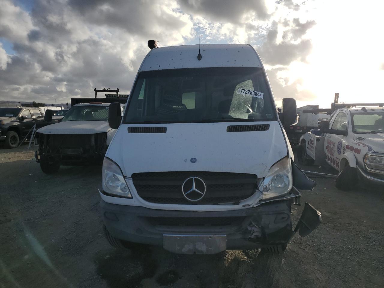 VIN WD4PE7CC4D5777696 2013 MERCEDES-BENZ SPRINTER no.5