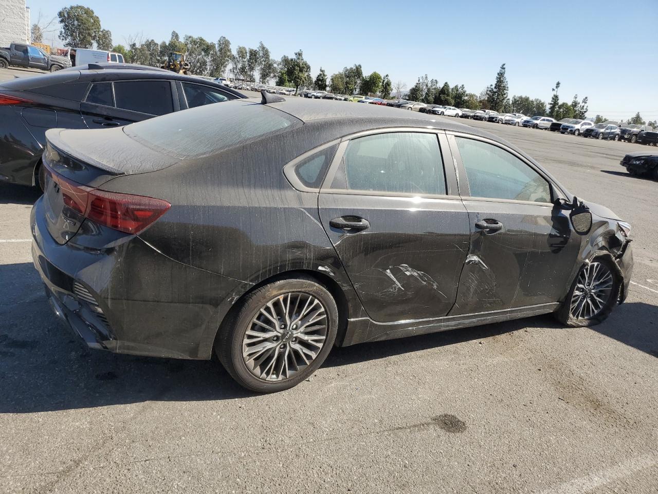 VIN 3KPF54AD9RE693613 2024 KIA FORTE no.3