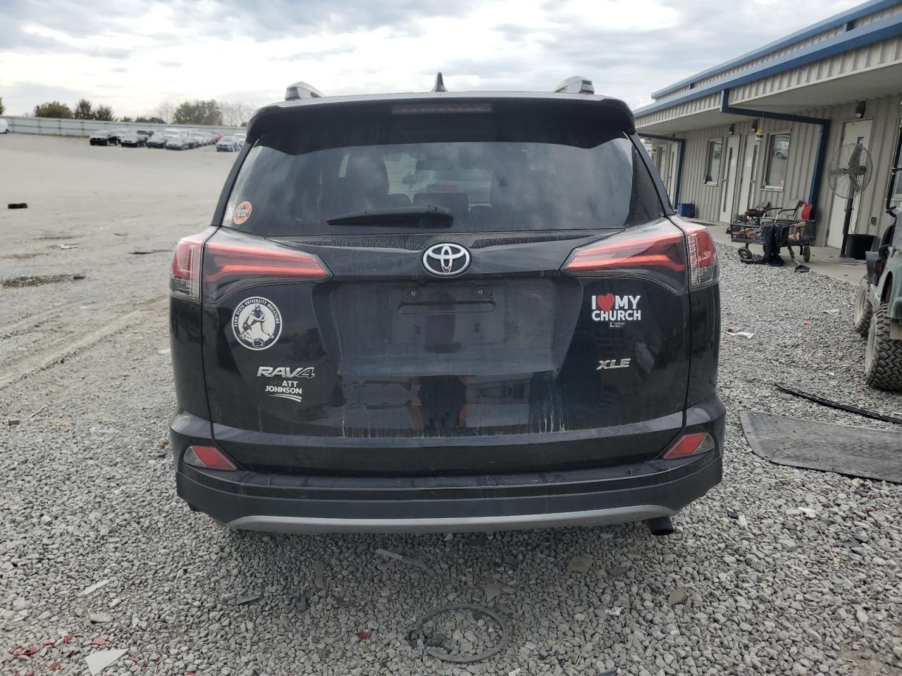 2017 Toyota Rav4 Xle VIN: 2T3WFREV8HW391083 Lot: 77369174