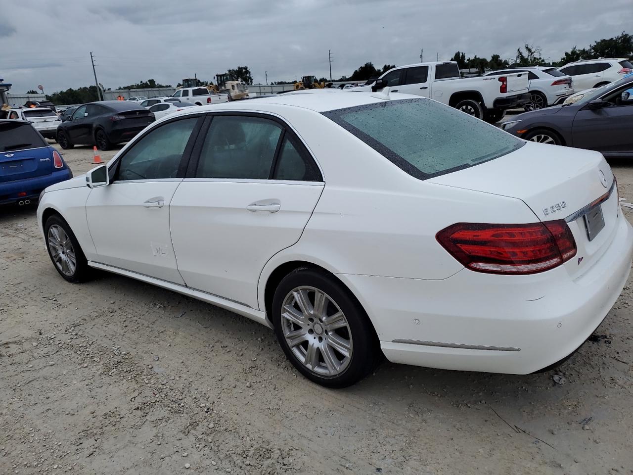 VIN WDDHF0EB5EA906325 2014 MERCEDES-BENZ E-CLASS no.2