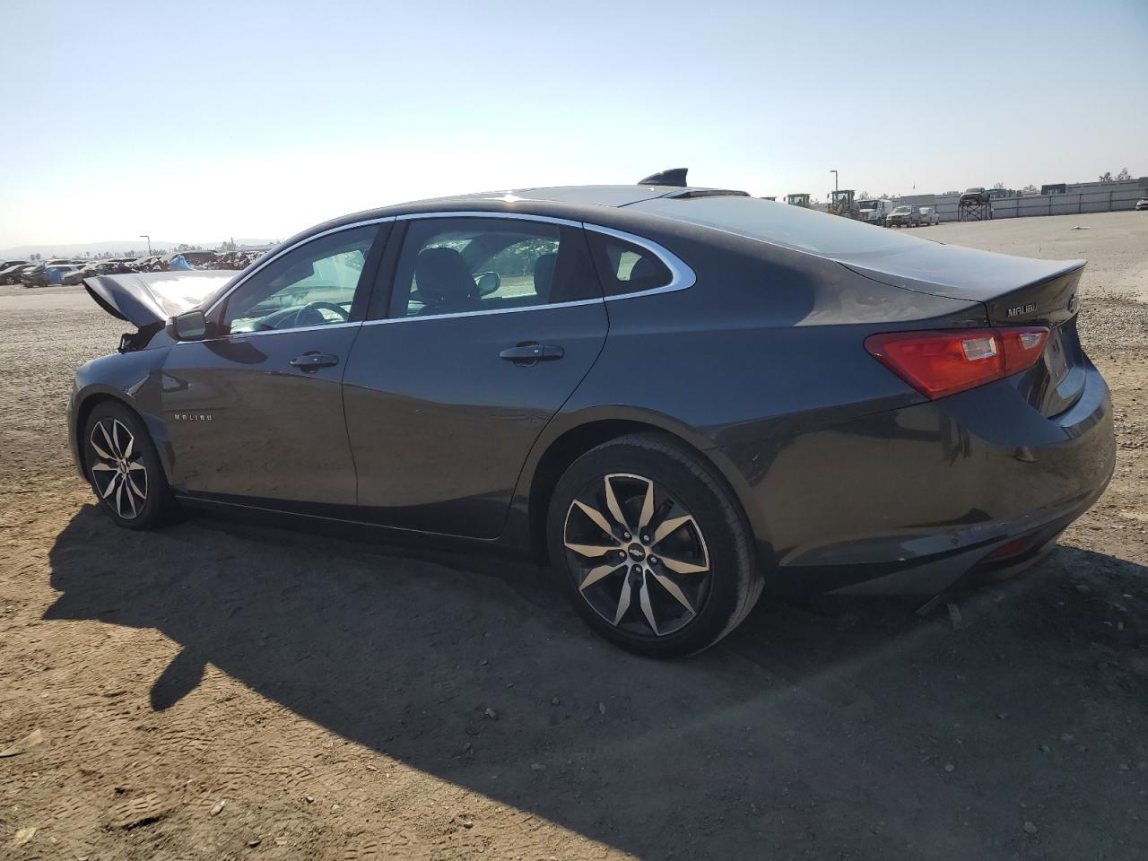 VIN 1G1ZD5ST5JF100425 2018 CHEVROLET MALIBU no.2