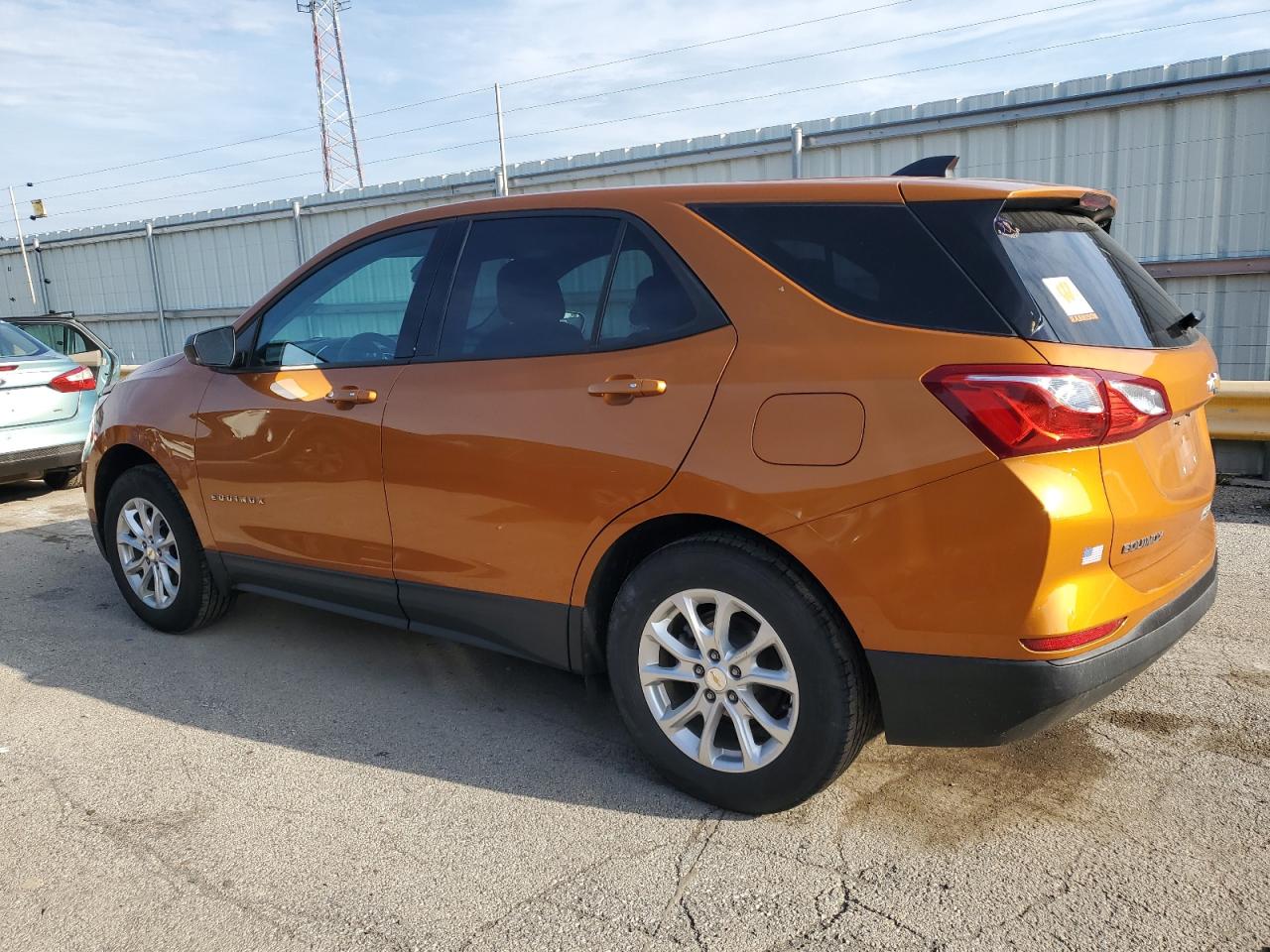 2019 Chevrolet Equinox - Image 2