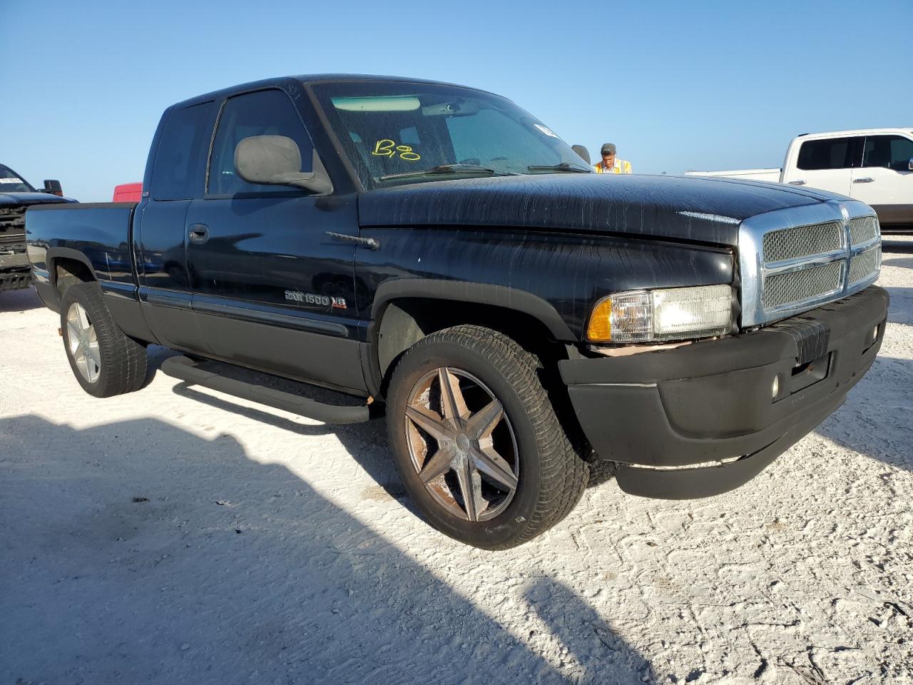 2000 Dodge RAM - Image 4