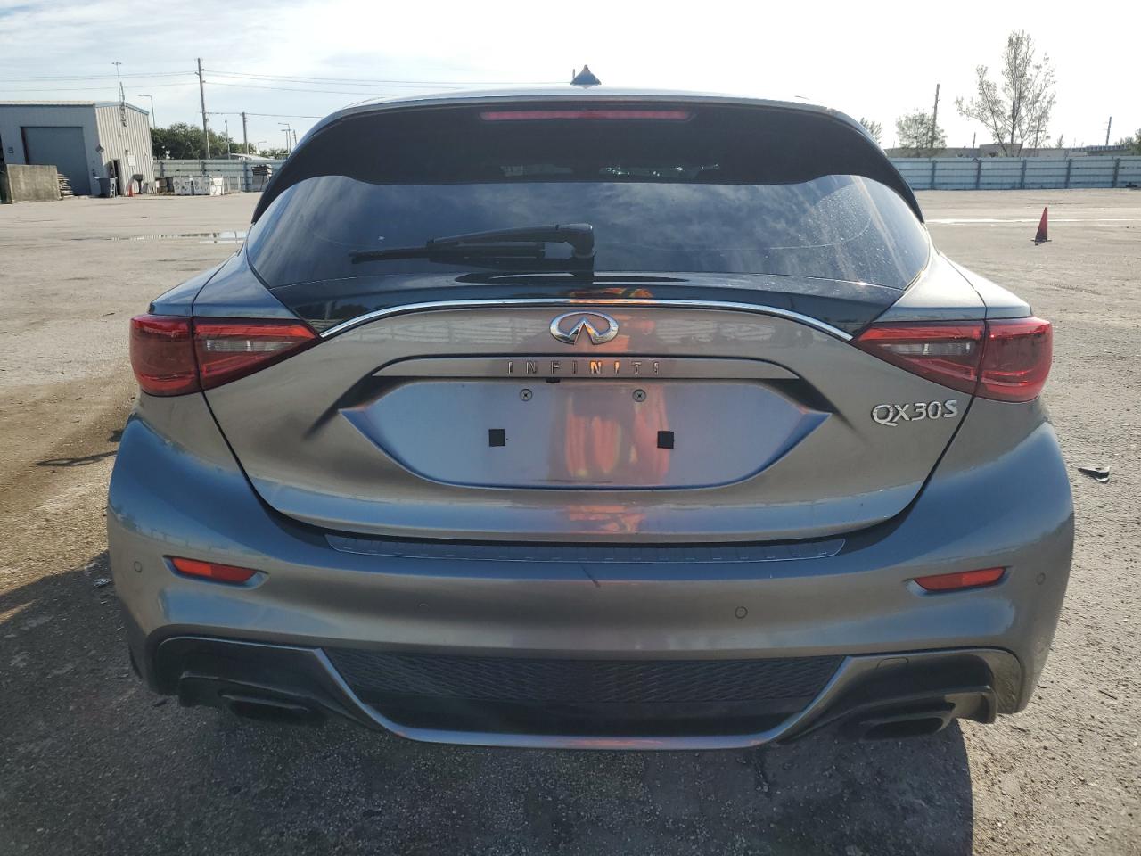 SJKCH5CP7JA046249 2018 Infiniti Qx30 Base