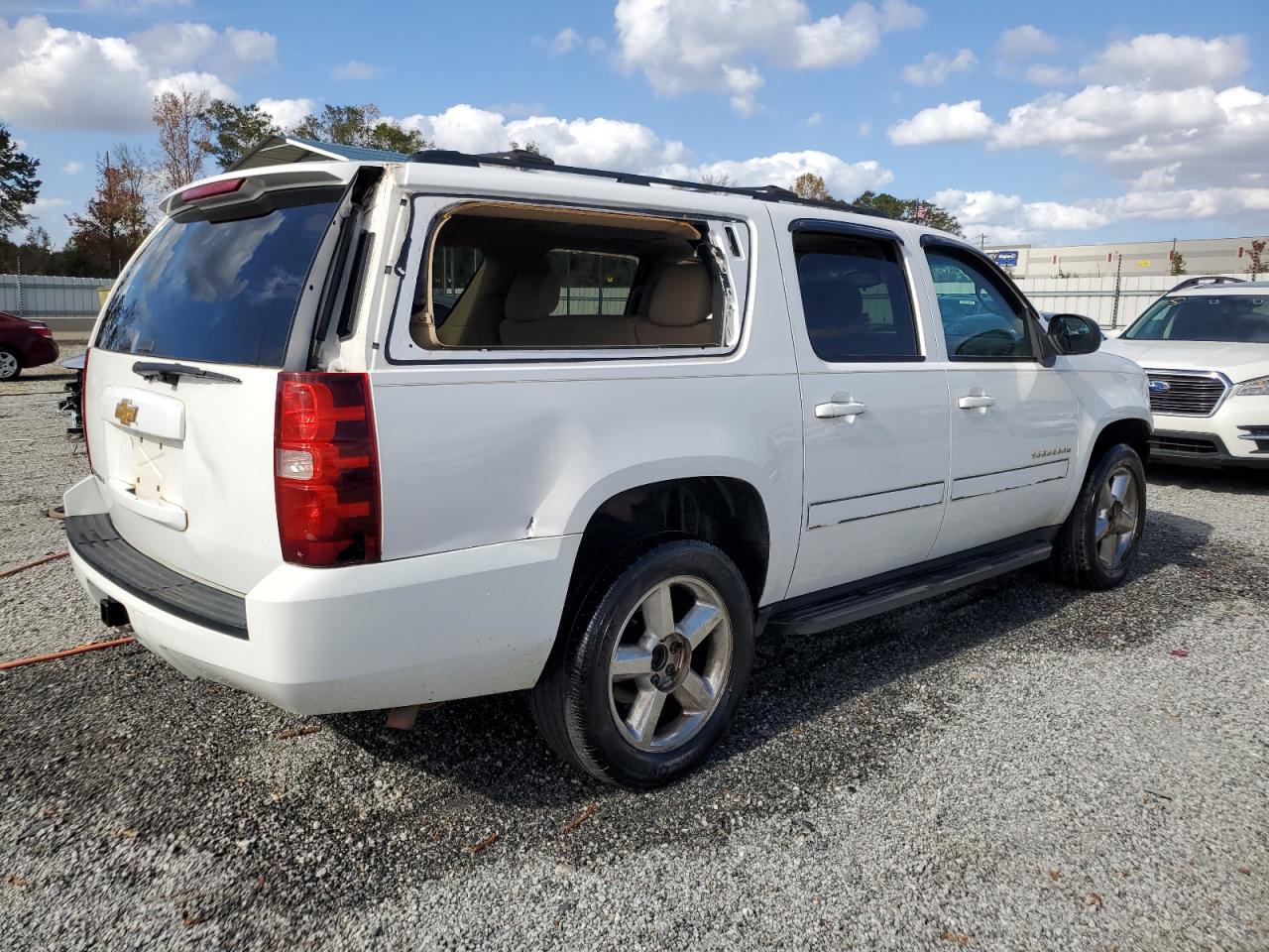 2013 Chevrolet Suburban - Image 3