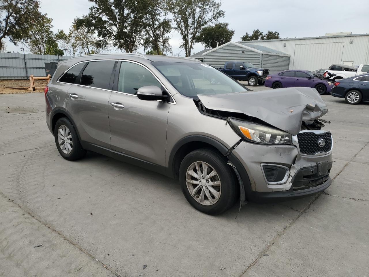 2016 Kia Sorento - Image 4