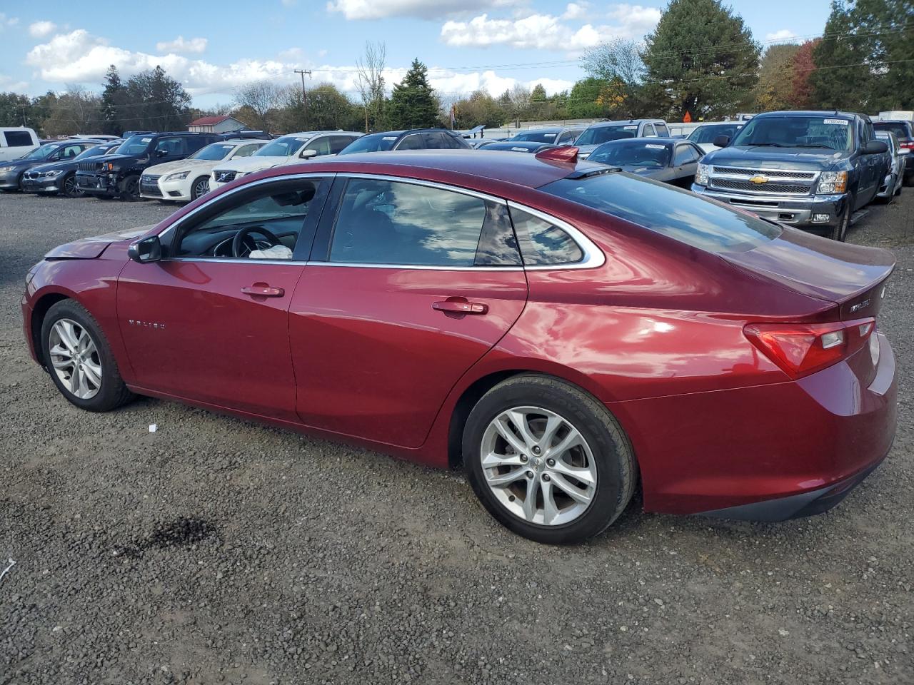 VIN 1G1ZD5ST1JF133129 2018 CHEVROLET MALIBU no.2