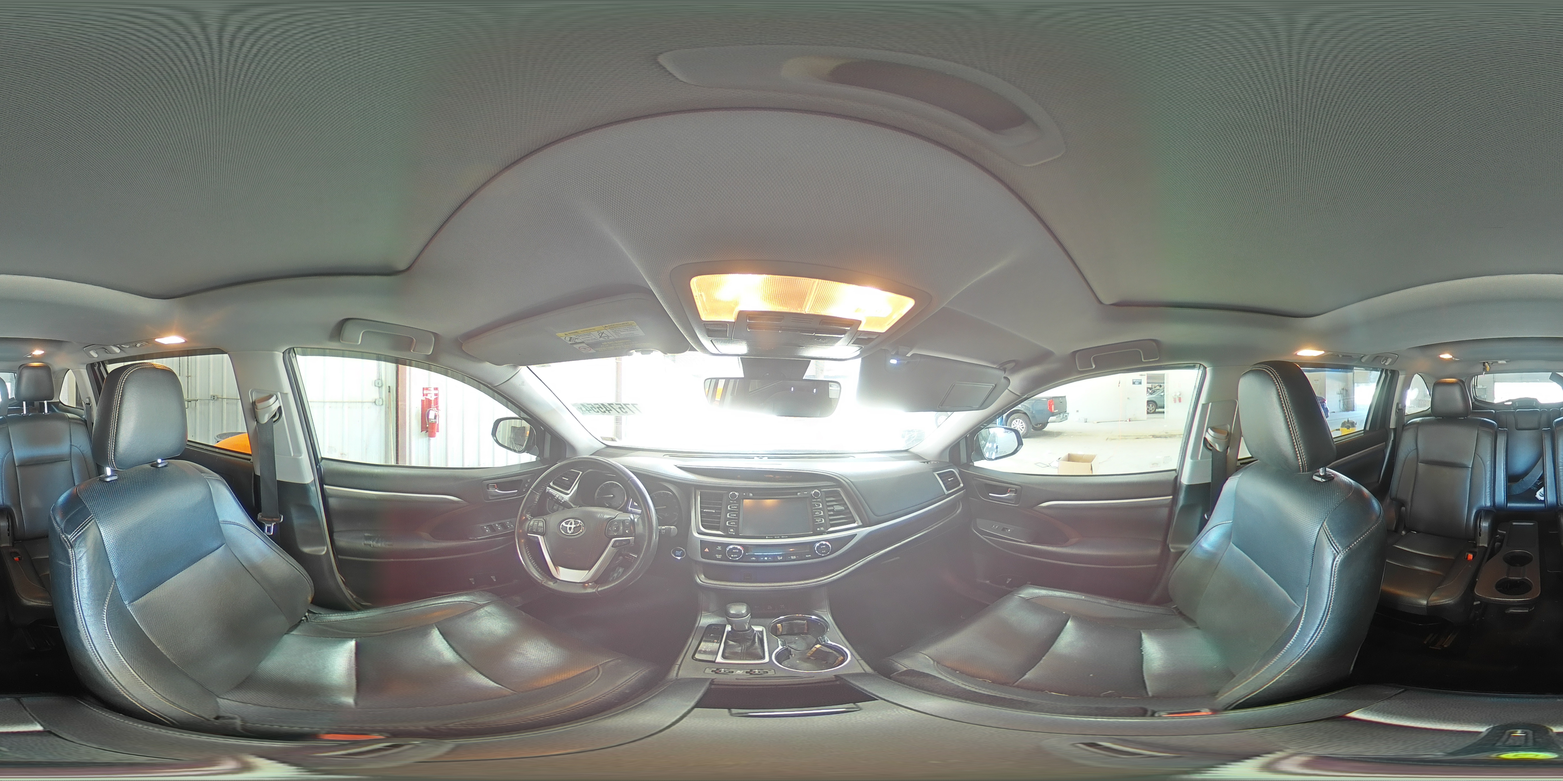 2018 Toyota Highlander - Image 14