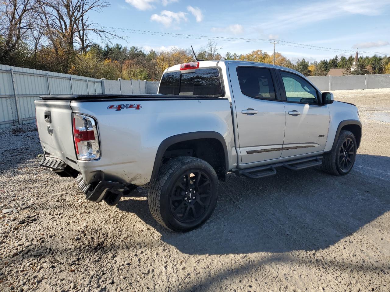 VIN 1GCGTCEN1K1284988 2019 CHEVROLET COLORADO no.3