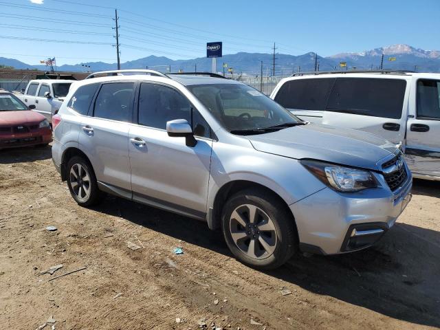  SUBARU FORESTER 2018 Серебристый