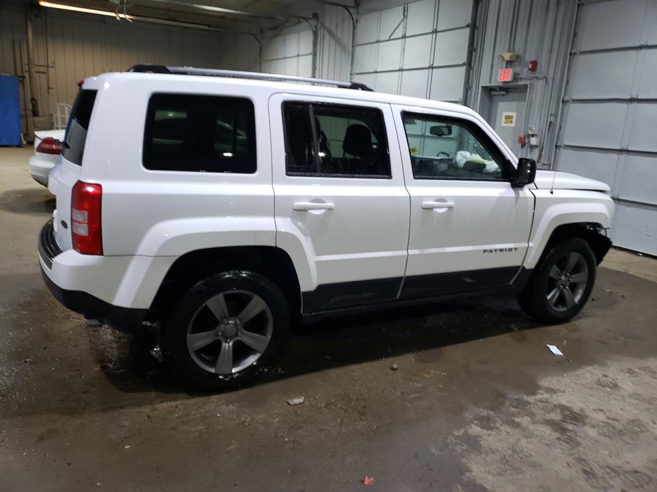 2016 Jeep Liberty (Patriot) - Image 3