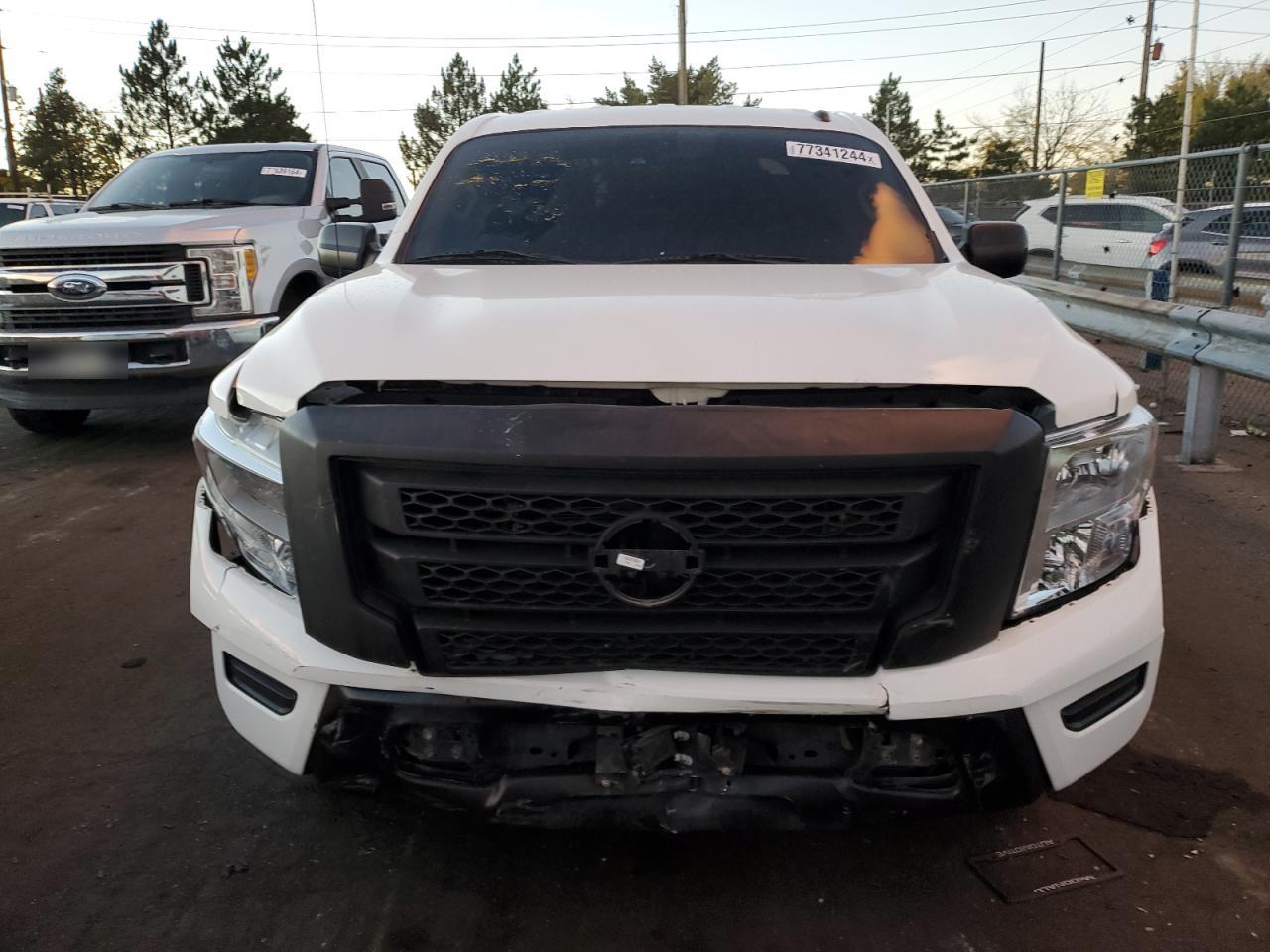 2021 Nissan Titan - Image 5